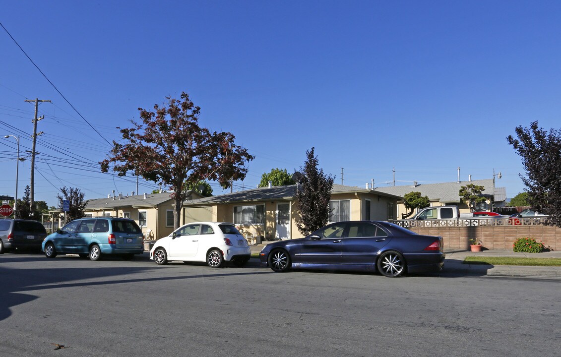 Chestnut & Hedding Apartments in San Jose, CA - Foto de edificio