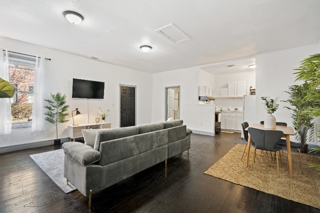 1221 E Columbus Dr in Tampa, FL - Building Photo - Building Photo