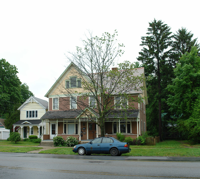 163 Lake Ave in Saratoga Springs, NY - Building Photo