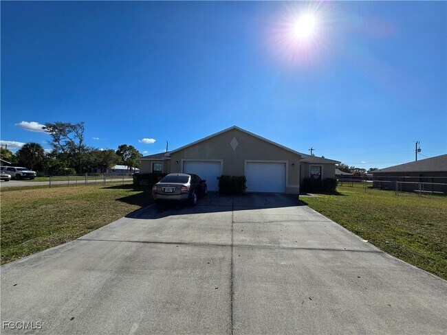 138 SE 12th St in Cape Coral, FL - Building Photo - Building Photo