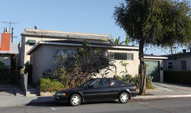 1030-1032 Obispo Ave in Long Beach, CA - Building Photo - Building Photo