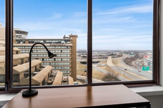 401 12th St S in Arlington, VA - Building Photo - Building Photo