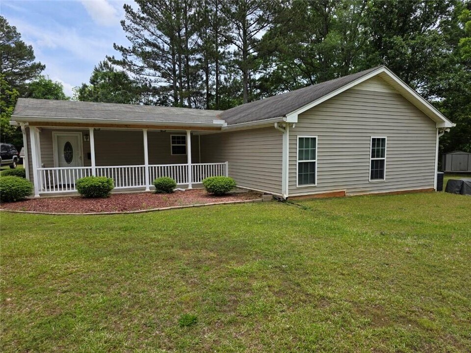 5265 Thurman Baccus Rd in Social Circle, GA - Building Photo