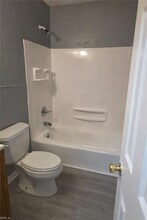 811 Randolph St, Unit B in Portsmouth, VA - Foto de edificio - Building Photo