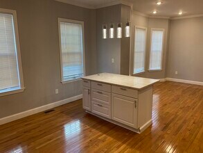53 Marshall St, Unit 1 in Somerville, MA - Building Photo - Building Photo