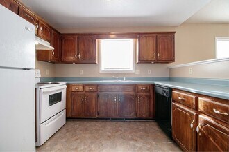 1945 Timberline Cir in Oak Grove, KY - Building Photo - Building Photo