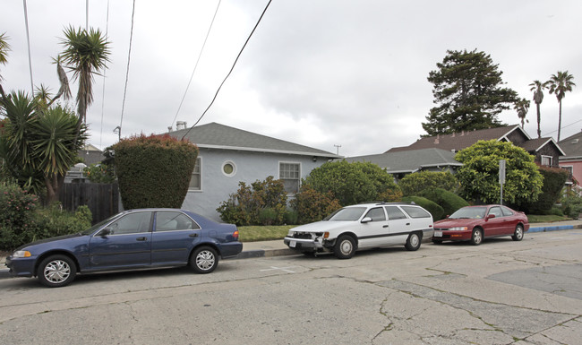 Blue Bell Apartments in Santa Cruz, CA - Building Photo - Building Photo