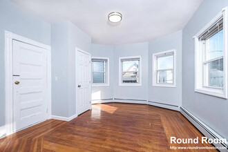 28 Moreland St in Somerville, MA - Building Photo - Building Photo