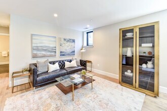 2139 N St NW in Washington, DC - Building Photo - Building Photo