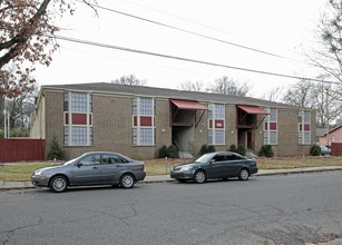 University Highlands in Memphis, TN - Building Photo - Building Photo