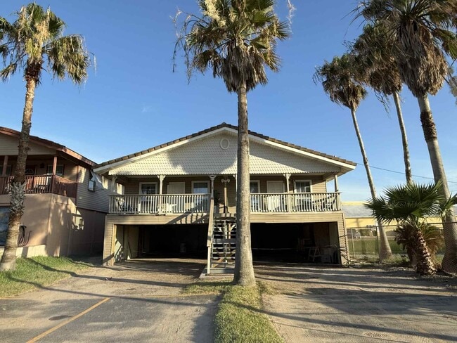 property at 101 E Capricorn Dr