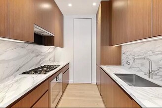 15 E 30th St in New York, NY - Building Photo - Building Photo