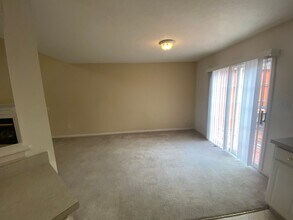 8705 Hidden Grove Pl in Louisville, KY - Building Photo - Building Photo