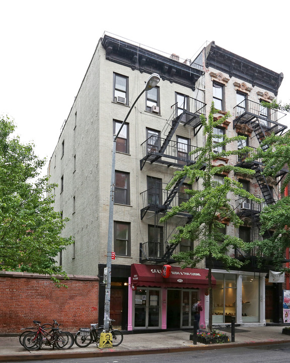 273 Mott St in New York, NY - Foto de edificio