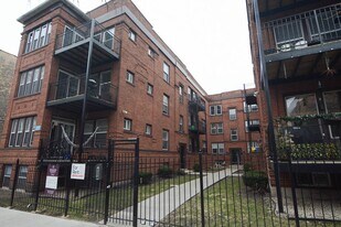 1619 W Wallen Ave, Unit W2 in Chicago, IL - Building Photo