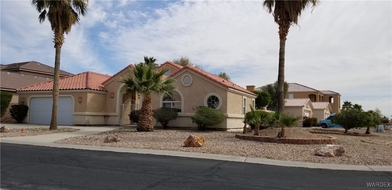 6126 S Los Lagos Pl in Fort Mohave, AZ - Foto de edificio