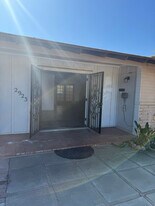 2923 W Rose Ln in Phoenix, AZ - Building Photo