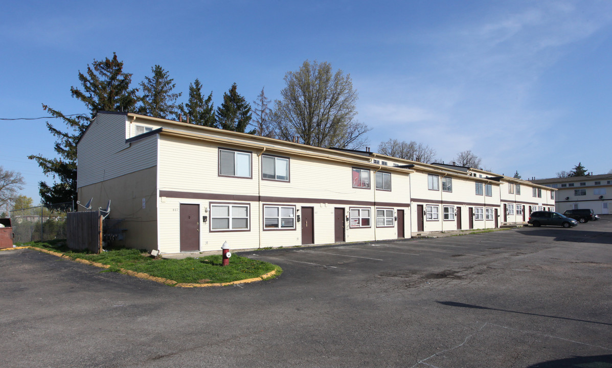 Pleasant Grove Townhomes in Columbus, OH - Building Photo