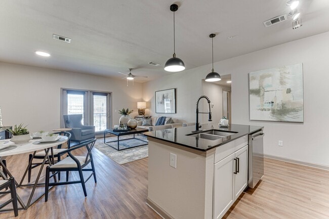 Vine + Vail Townhomes and Apartments in Grapevine, TX - Building Photo - Building Photo