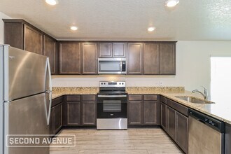 730 Airoso Rd SE in Palm Bay, FL - Foto de edificio - Building Photo