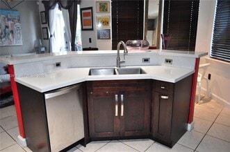 4849 NW 108th Path in Doral, FL - Building Photo - Building Photo