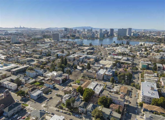 1805 8th Ave in Oakland, CA - Building Photo - Building Photo