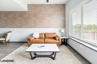 8511 Myslak Wy, Unit 8505-306 in Pensacola, FL - Building Photo