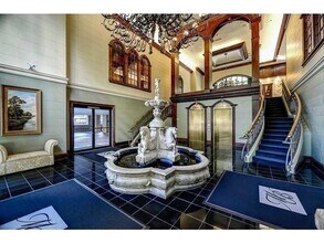 3334 Peachtree Rd in Atlanta, GA - Building Photo - Building Photo