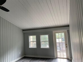 15 Lakeway St in Conroe, TX - Foto de edificio - Building Photo