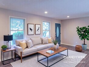 4060 W Stubbs Rd in College Park, GA - Foto de edificio - Building Photo