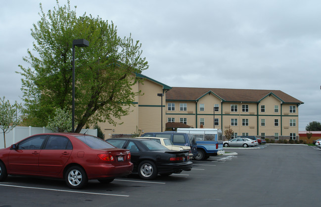 Dogwood Plaza in Boise, ID - Foto de edificio - Building Photo