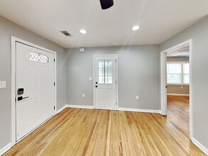 1770 Springview Rd NW in Atlanta, GA - Foto de edificio - Building Photo