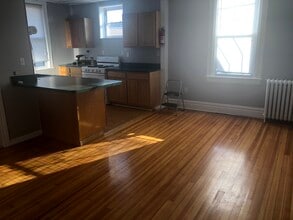 276 Desoto Pl, Unit 2 in Fairview, NJ - Building Photo - Building Photo