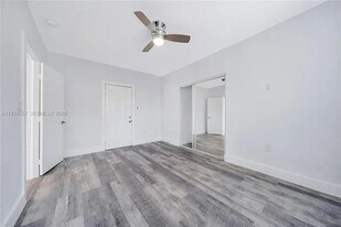 1036 SW 5th St in Miami, FL - Building Photo