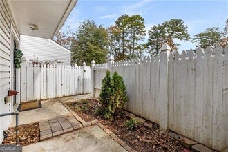 2686 Meadowlawn Dr in Marietta, GA - Building Photo - Building Photo