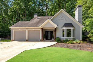755 Anna Ln in Alpharetta, GA - Building Photo