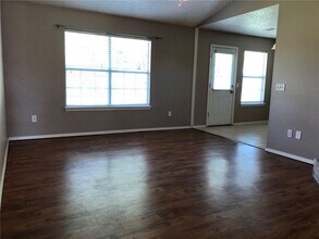671 Victoria Pl in Centerton, AR - Foto de edificio - Building Photo