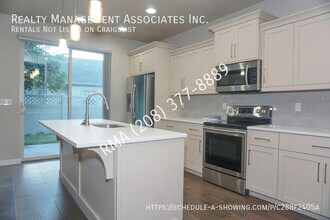 5074 N Cortona Way in Meridian, ID - Building Photo - Building Photo