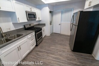 16070 Sunset Blvd in Los Angeles, CA - Building Photo - Building Photo