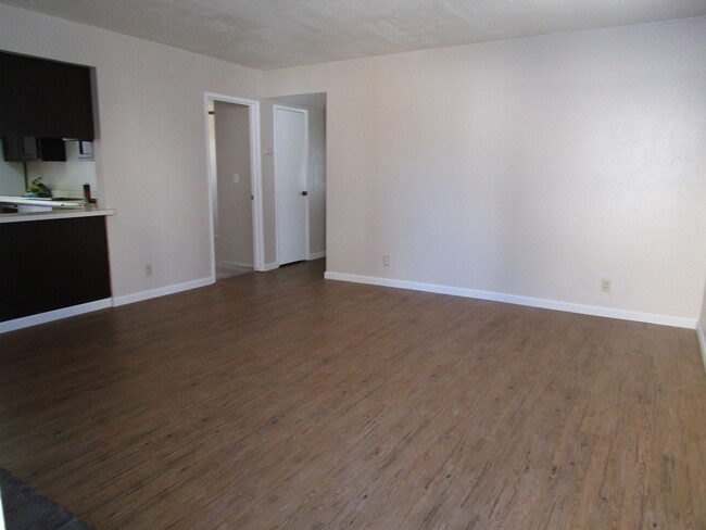 429 S Sunset St-Unit -A in Ridgecrest, CA - Building Photo - Building Photo