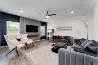 12812 Barnsbury Ln in Houston, TX - Building Photo - Building Photo
