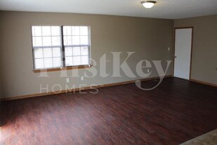 3158 Cherry Lake Ln in Indianapolis, IN - Building Photo - Building Photo