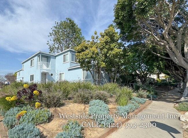 property at 2301 Oak St