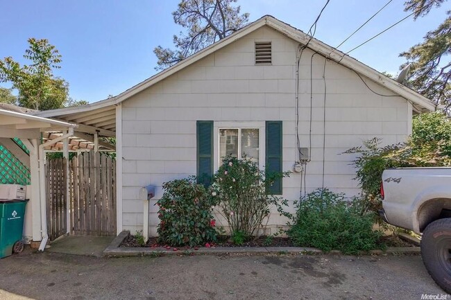 property at 636 Myrtle Ave