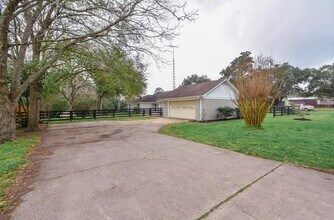 1506 10th St in Hempstead, TX - Building Photo - Building Photo