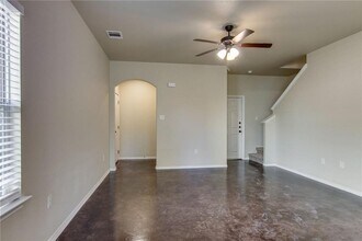 182 Samuel Dr in Mustang Ridge, TX - Building Photo - Building Photo