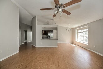 11006 Kenmore Dr in New Port Richey, FL - Building Photo - Building Photo