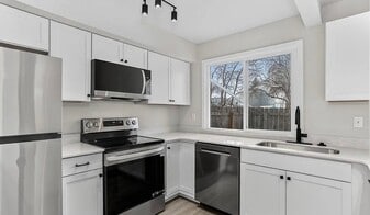 1129 College St in Grand Prairie, TX - Building Photo