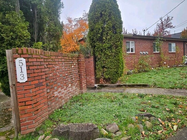 property at 513 SE 157th Ave