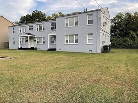 811 E 30th St in Norfolk, VA - Building Photo